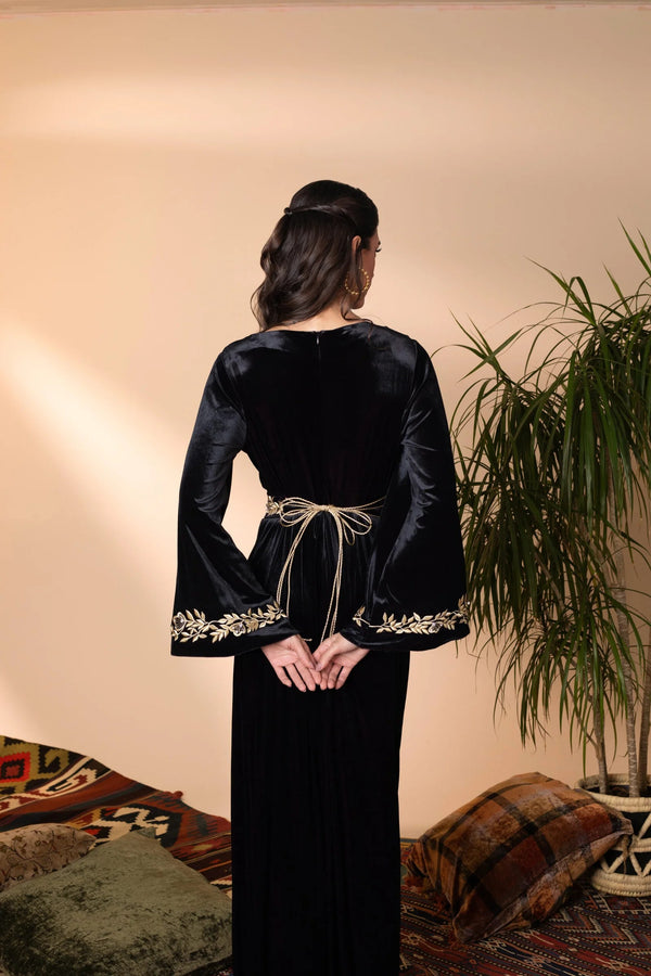 Zahra abaya
